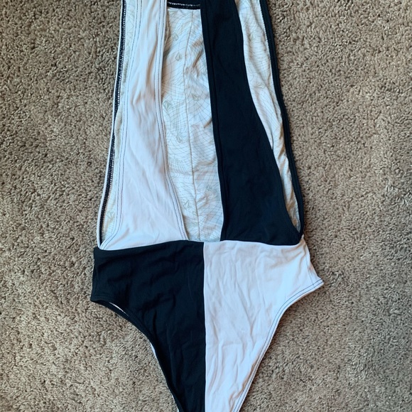 Volcom Simply Rib One Piece S - Picture 4 of 7